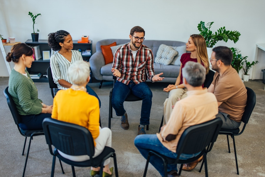 12 step group meeting for alcoholics