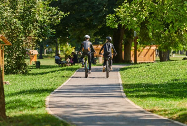 Park offers hiking trails, kayaking, animal watching, and shaded picnic areas