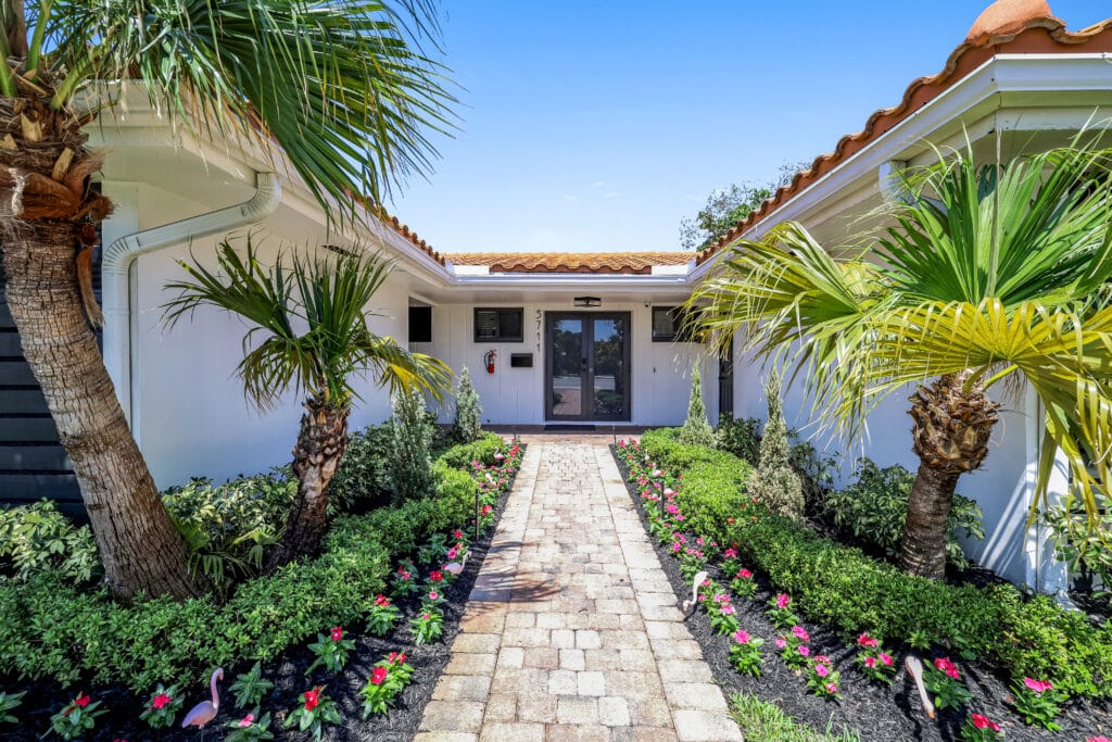 5711 NE 18th Ave - 4