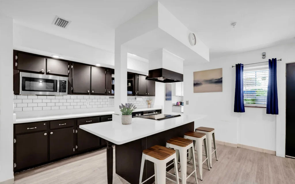 750-E-Prima-Vista-Blvd-16(1)