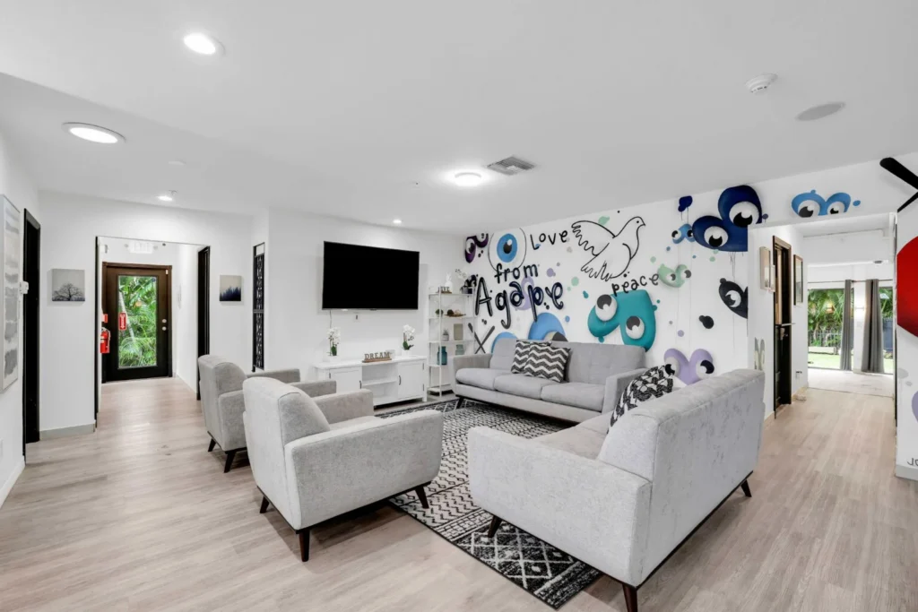 750-E-Prima-Vista-Blvd-25
